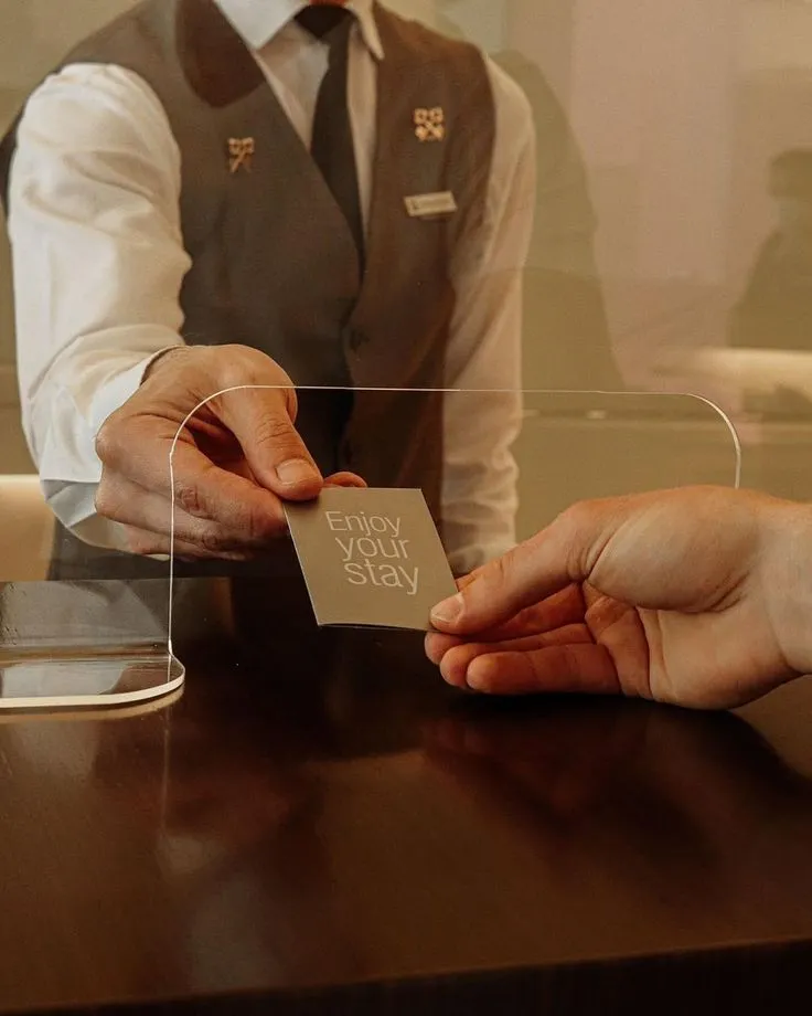الفنادق وقطاع الضيافة